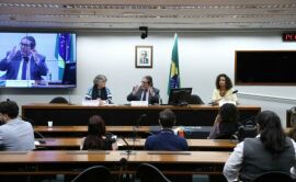 Imagem da notícia Financiamento é principal desafio para garantir psicólogos e assistentes sociais nas escolas, dizem especialistas
